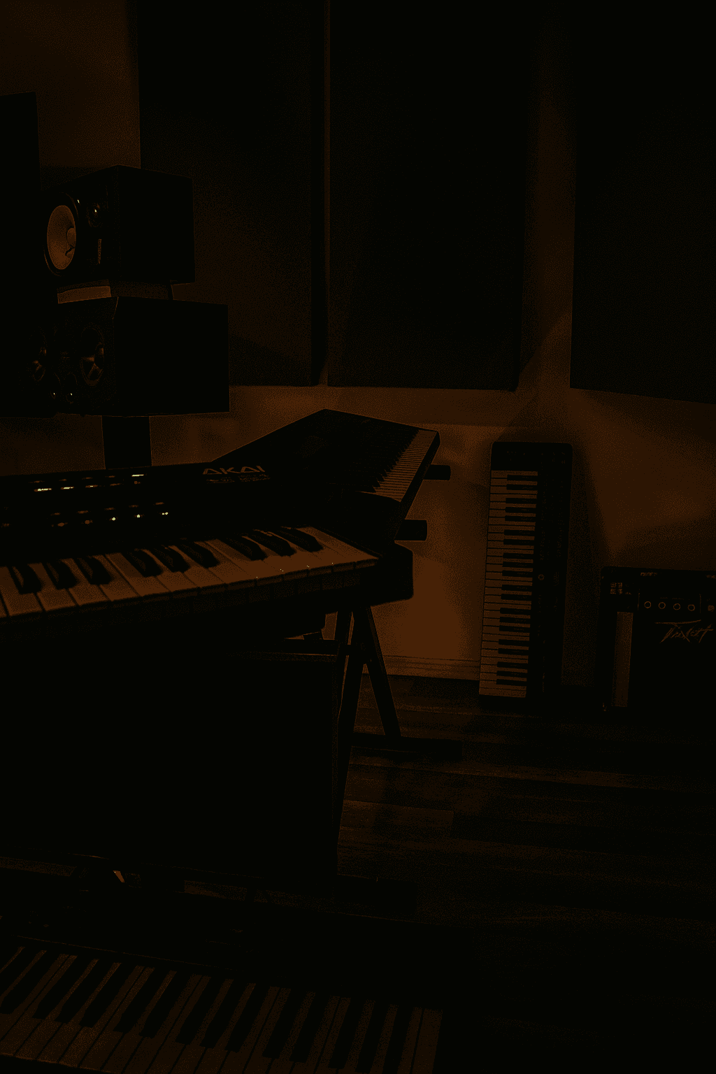 led-music-pop-electronic-recording-studio-aniara-blue-tint-lilqueen-crisirahn-projects