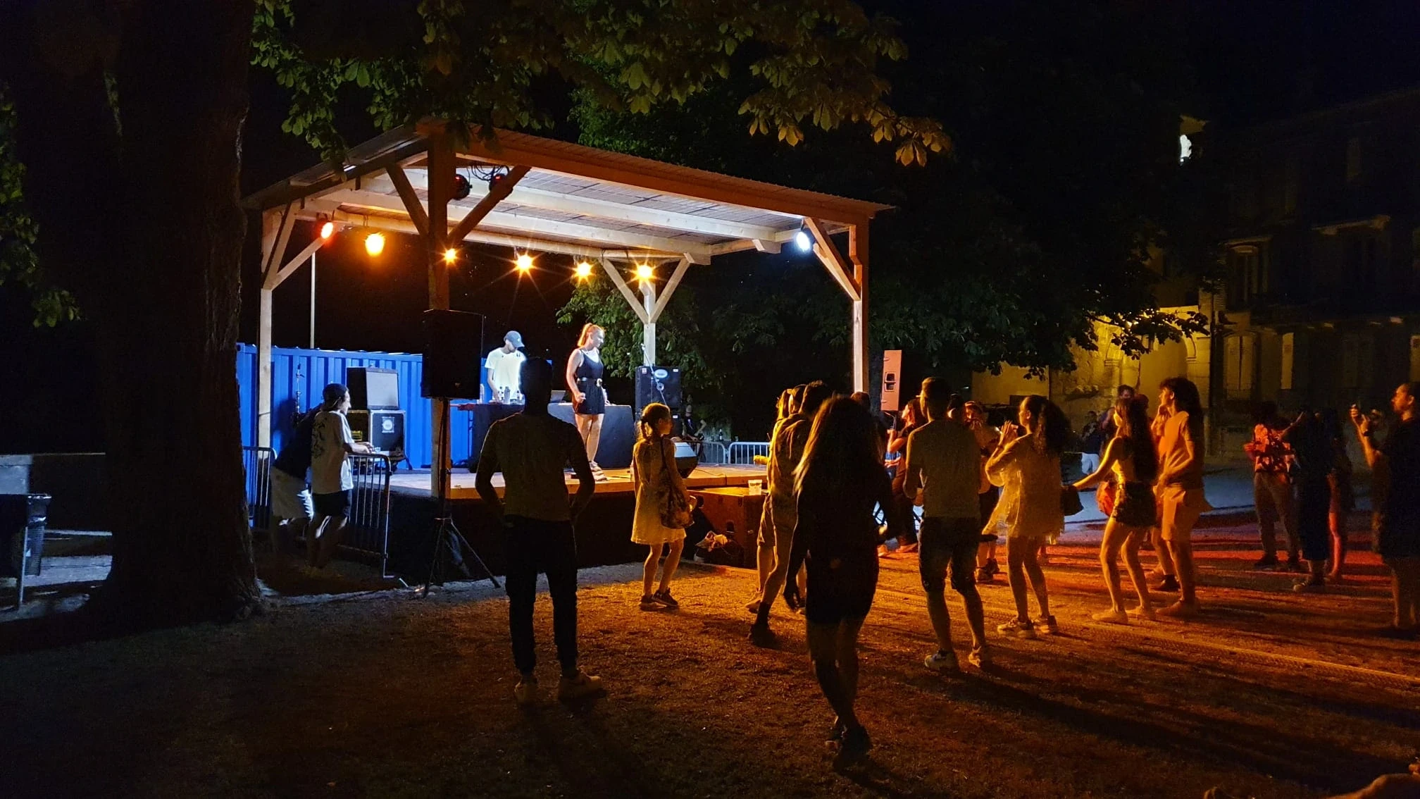 kadeus aux fêtes de la musique de nyon à la place des marroniers