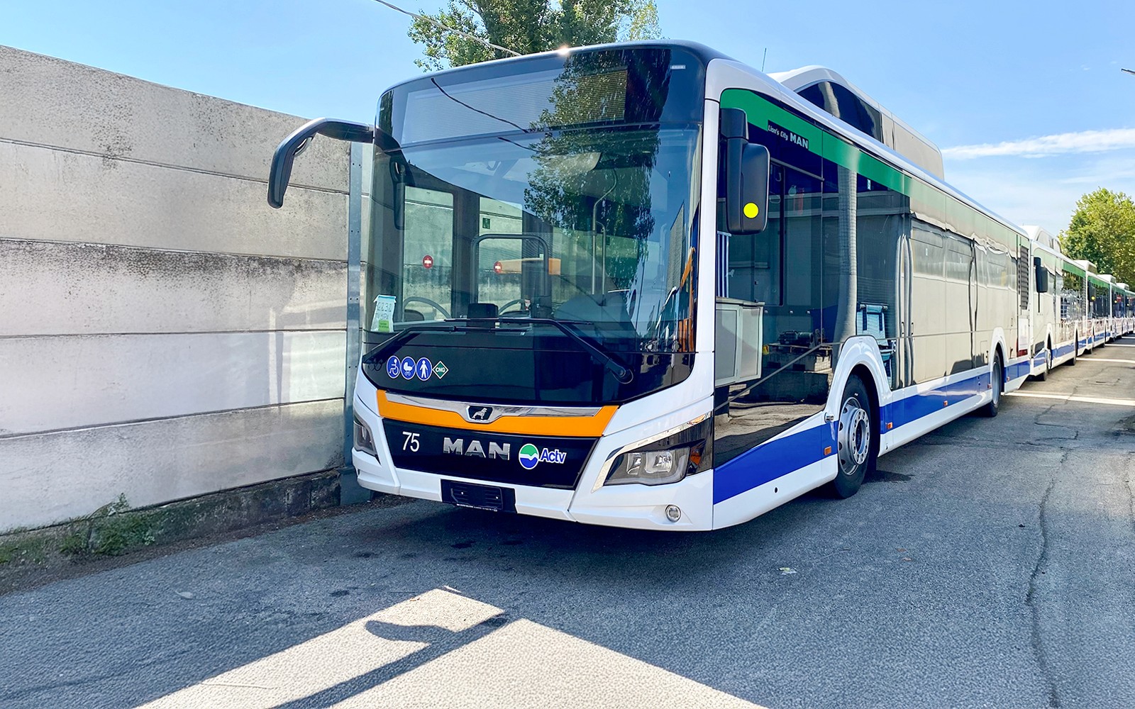 於威尼斯羅馬廣場乘搭 ACTV Aerobus 巴士接駁服務。