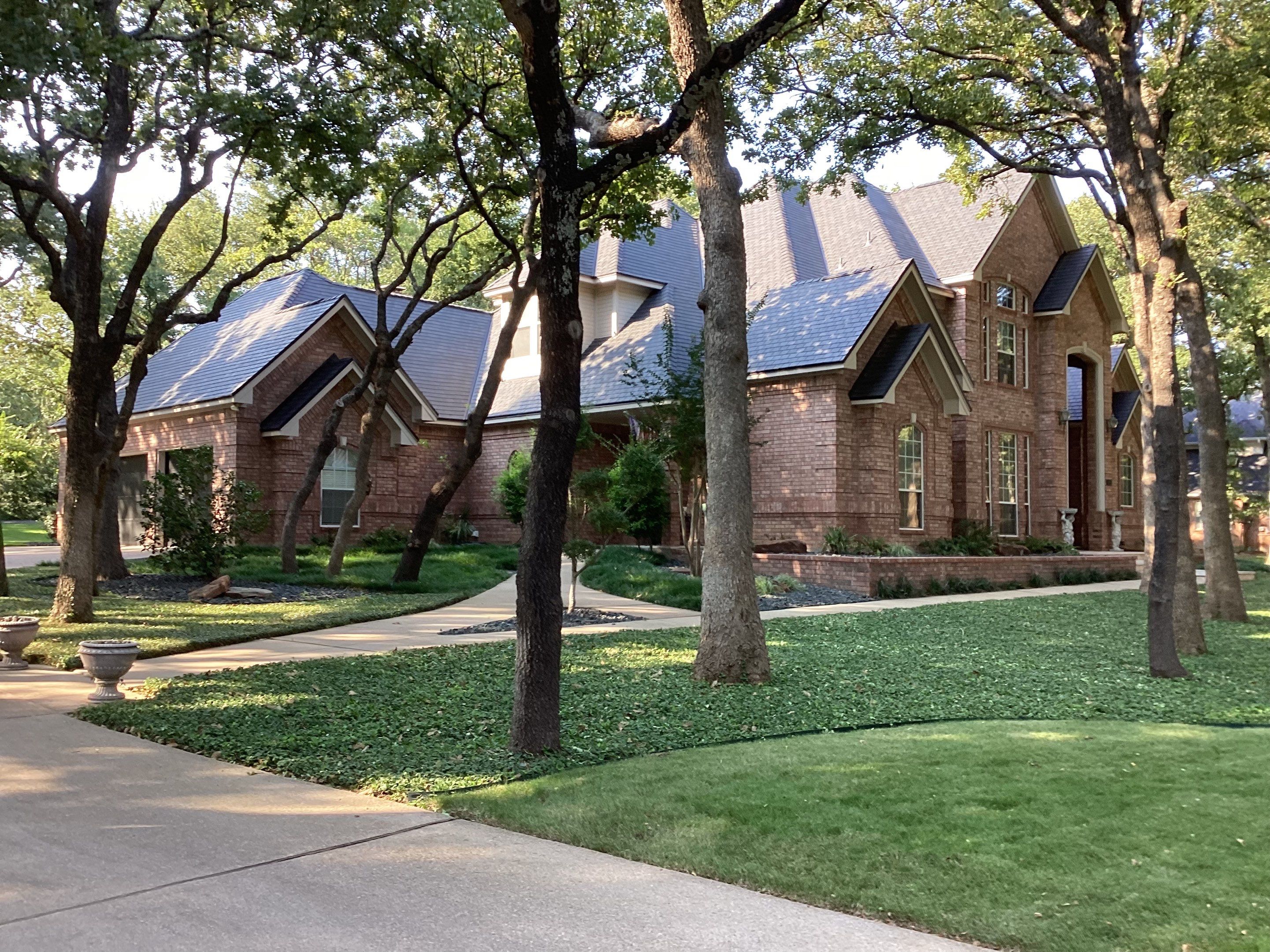Roofing company Dallas - Professional metal roof installation