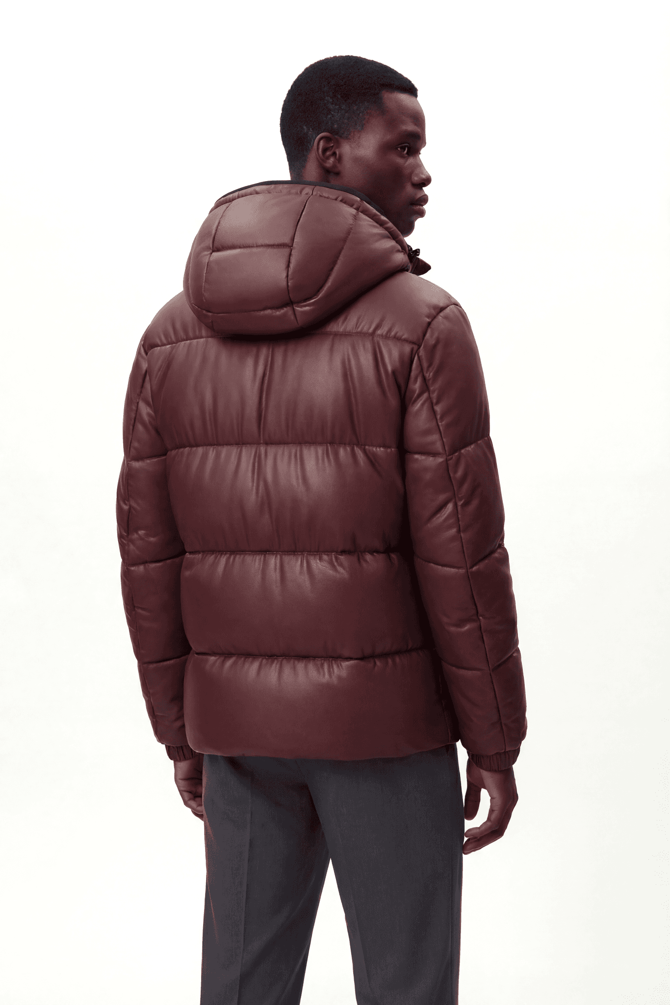 Multiple pose options for AI fashion models: front, back and side views to showcase clothing details. Compliant to marketplace e-commerce photography standards.