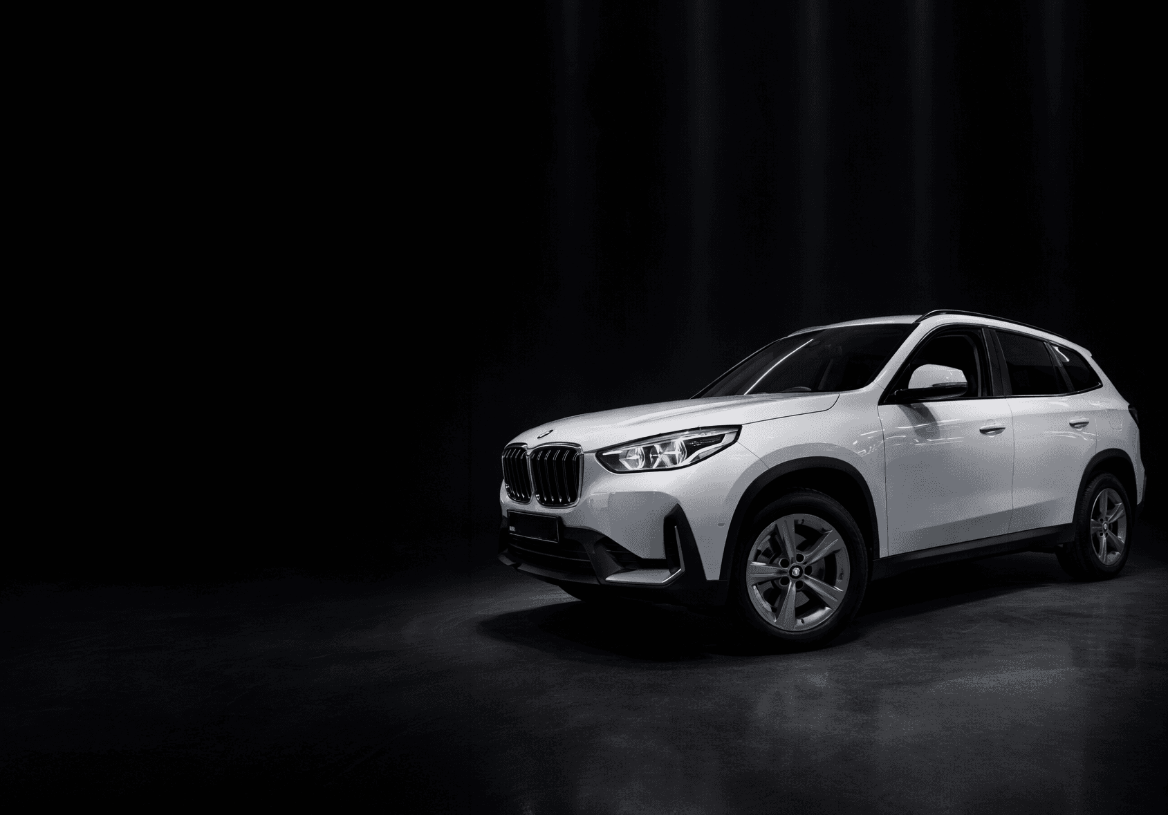 Dynamic picture of a cyclist riding downhill