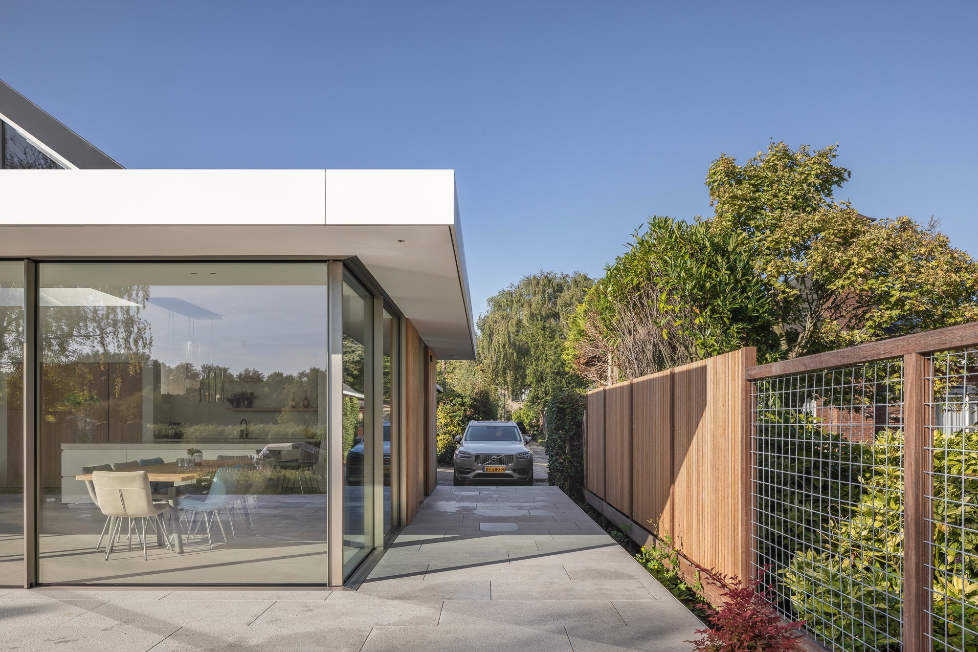 Positive Space, herenhuis - studie staand