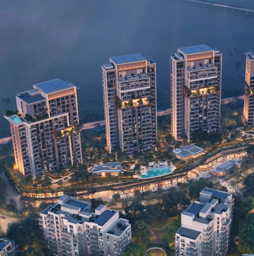 Blick auf einen Apartmentkomplex bei Nacht, beleuchtet, mit einem Freizeitraum im Außenbereich.