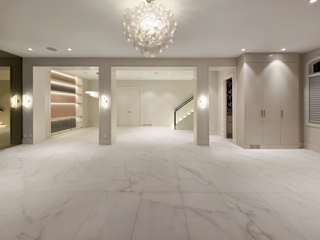 Image of KHD Homes design-build primary ensuites with luxurious interior design and layout design elements.