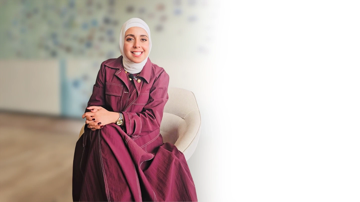Asmaa Al-Khaldi official picture in her office