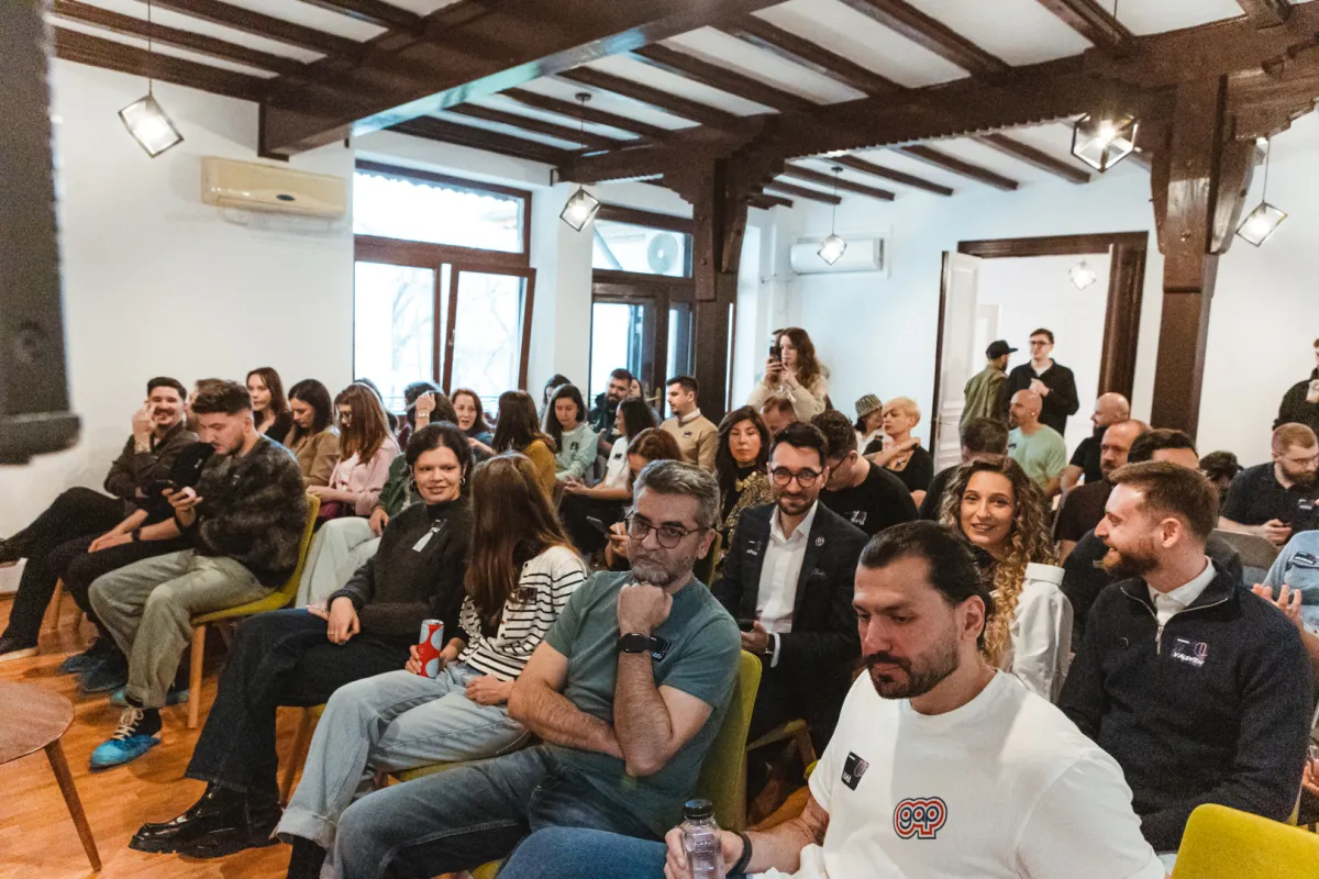 Moment de la un eveniment OFF Design