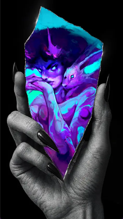 imagen de maedra en mano con cristal