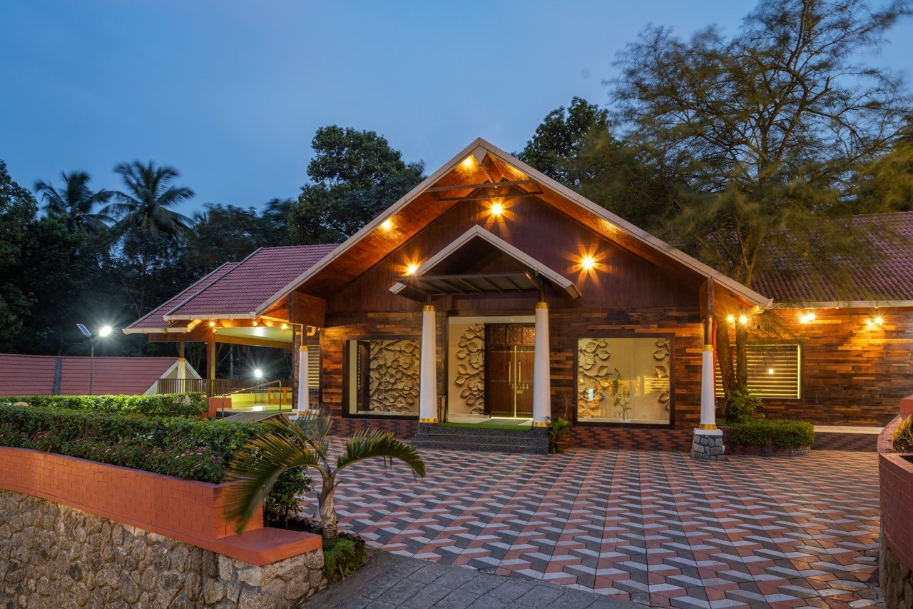 LE SPRING – A premium banquet hall at Au Revoir Resort, ideal for weddings, corporate events, and grand celebrations. A top-rated auditorium and wedding center in Palakkad, offering elegant event venues near me with stunning ambiance and modern amenities.