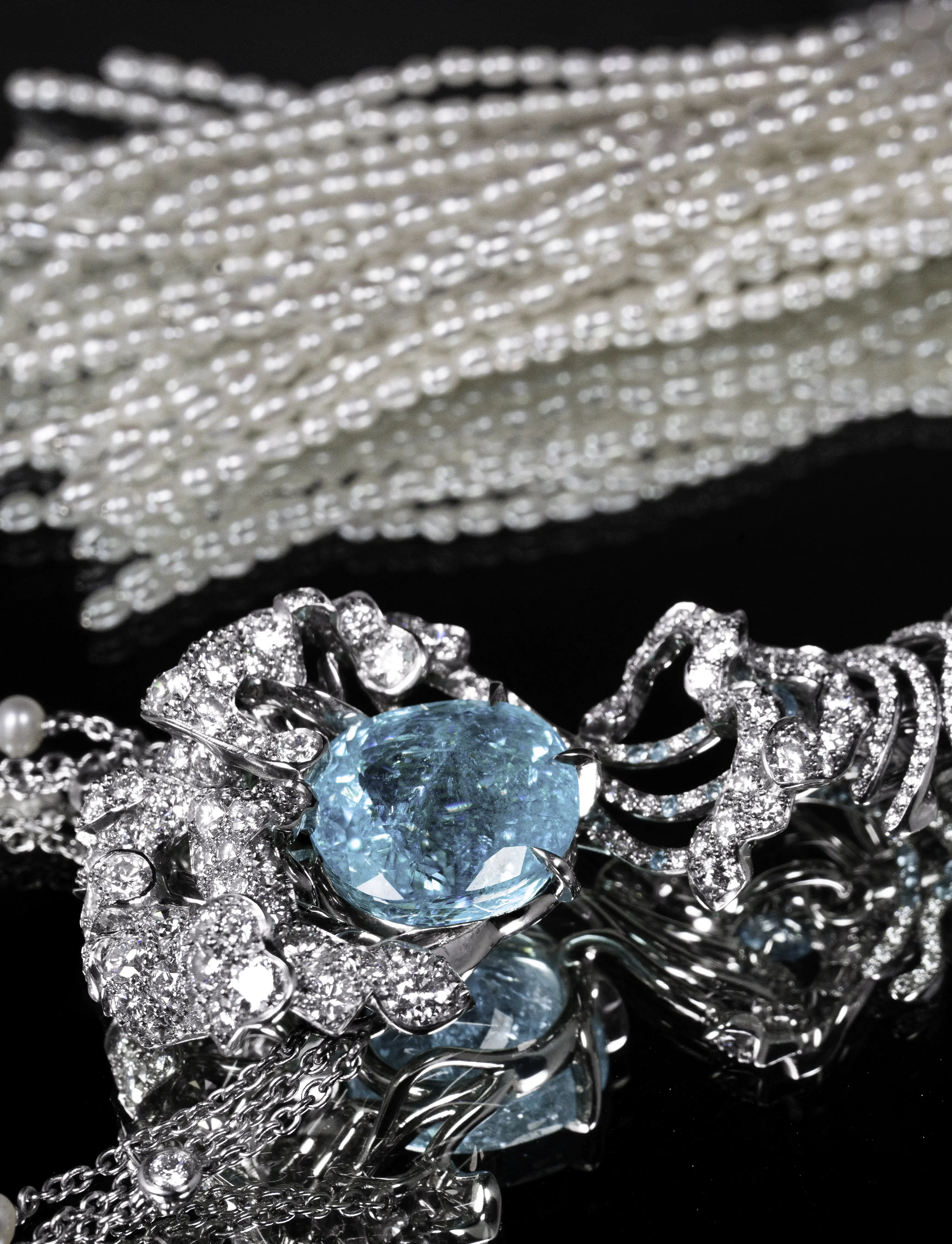 Détail du Collier Épiphanie Maison Édéenne avec tourmaline Paraïba, diamants et perles de riz