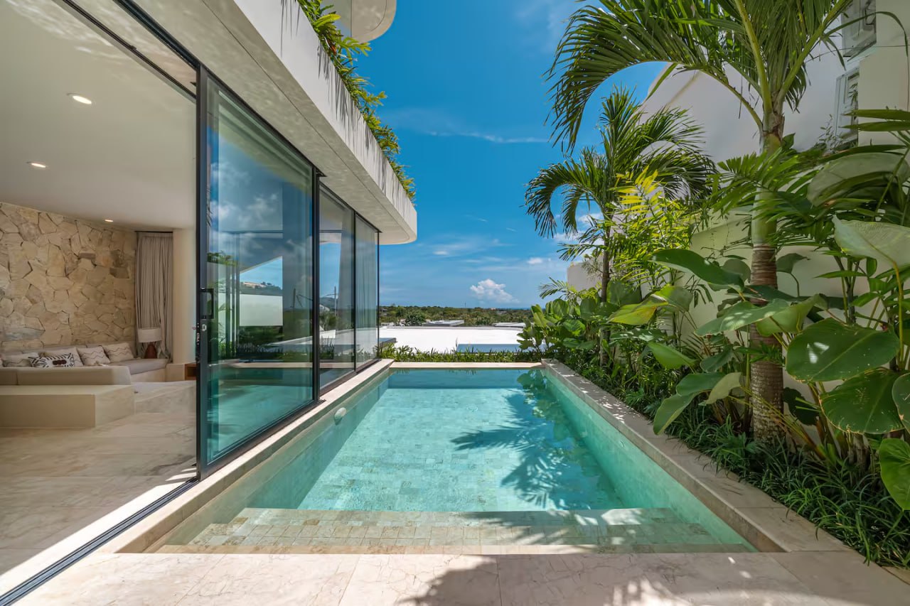 3-bedroom villa with panoramic ocean views in Bingin