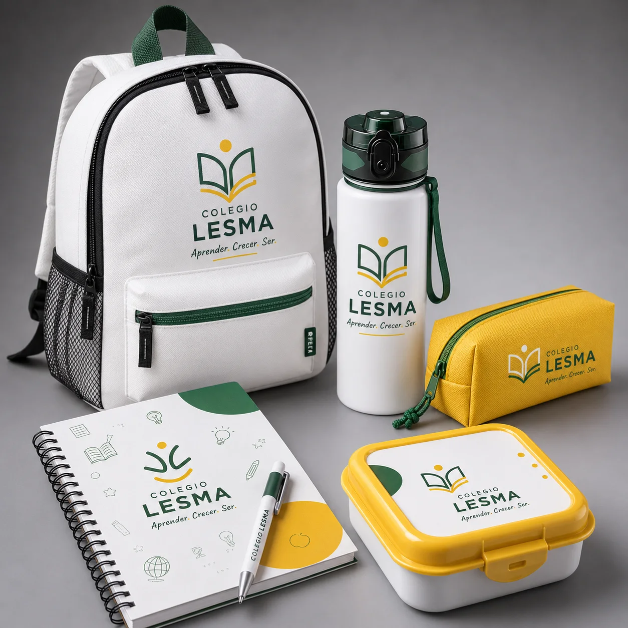 Material escolar personalizado para colegios con mochila, botella, estuche y libreta corporativa