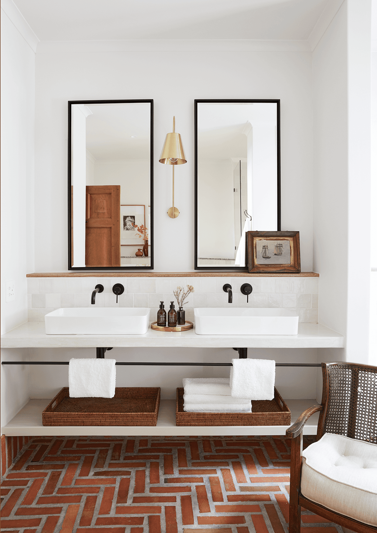 Here comes the alt text