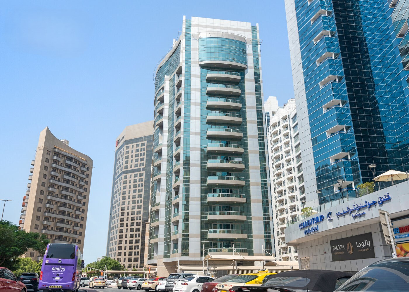 Prime location on Al Khan Street, Al Shahed Tower is near Golden Tulip Hotel.