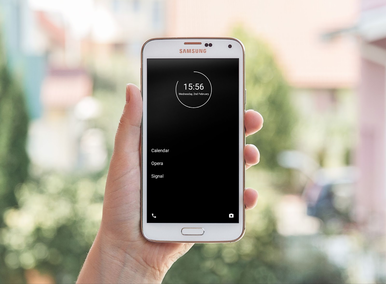 Samsung phone with minimalist phone home screen, showing a digital detox launcher for reduced screen time and focused phone use.