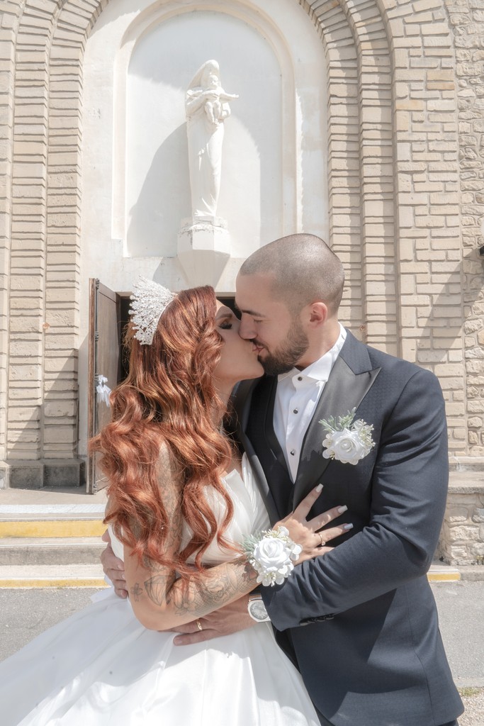 Album photo de luxe — French wedding photographer Paris — luxury wedding book France — Maison Elion — relique photographique rare — fragment intemporel — rituel artistique — photographe mariage haut de gamme — Seine-et-Marne 77 — album mariage bespoke sur mesure — timeless photography France — image symbolique — luxury French wedding photography