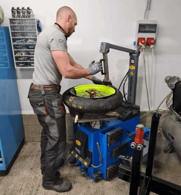 Motor kerék centrírozás és gumi felszerelés – motorszerviz Debrecen