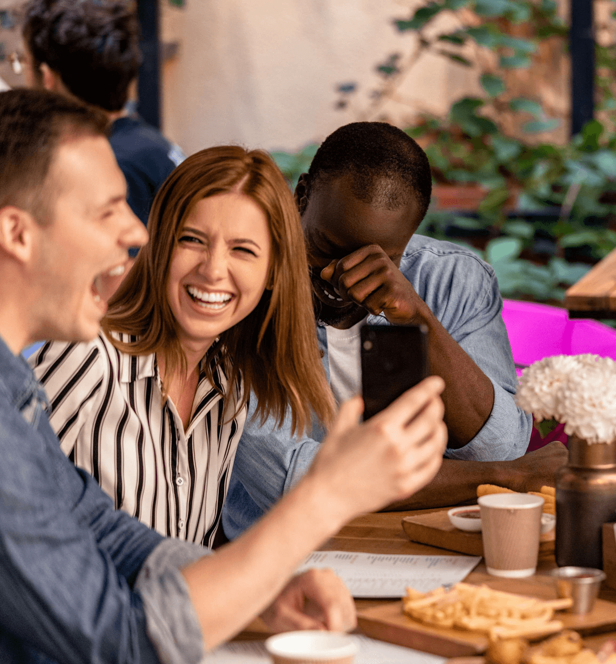 customers in restaurant