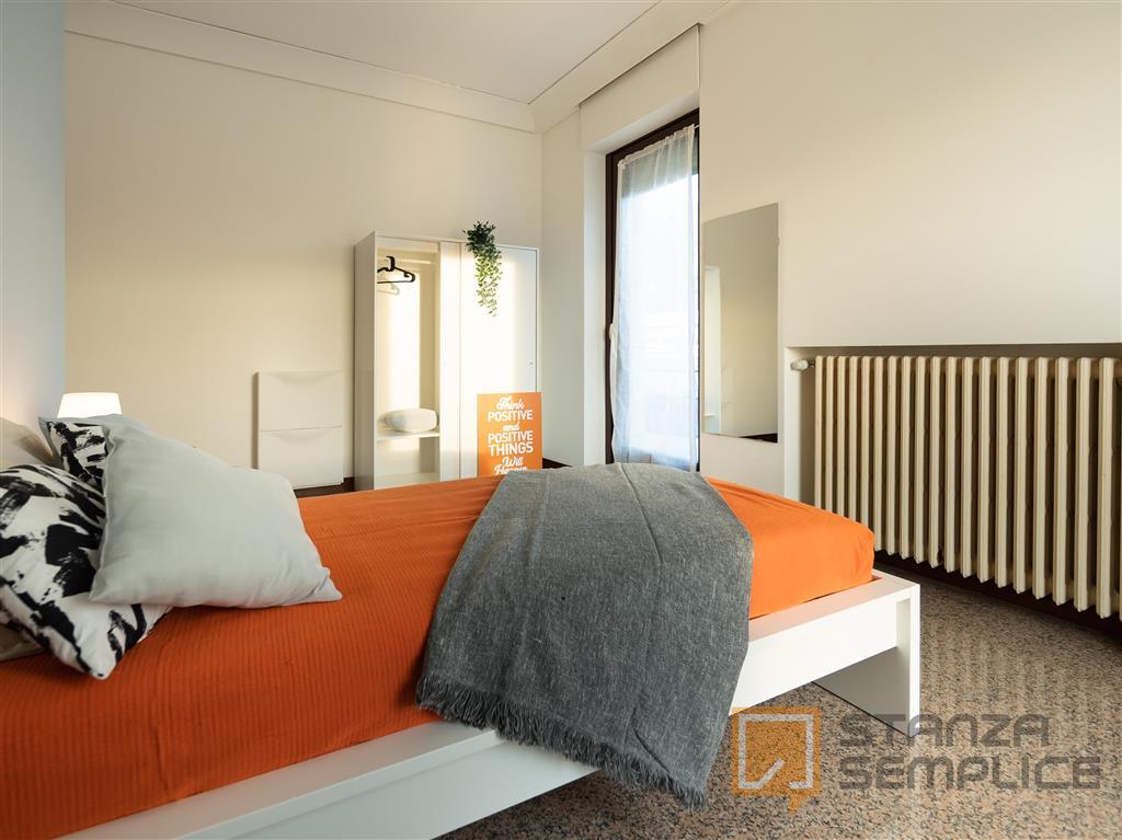13 sqm room in Via Goito, Lecco