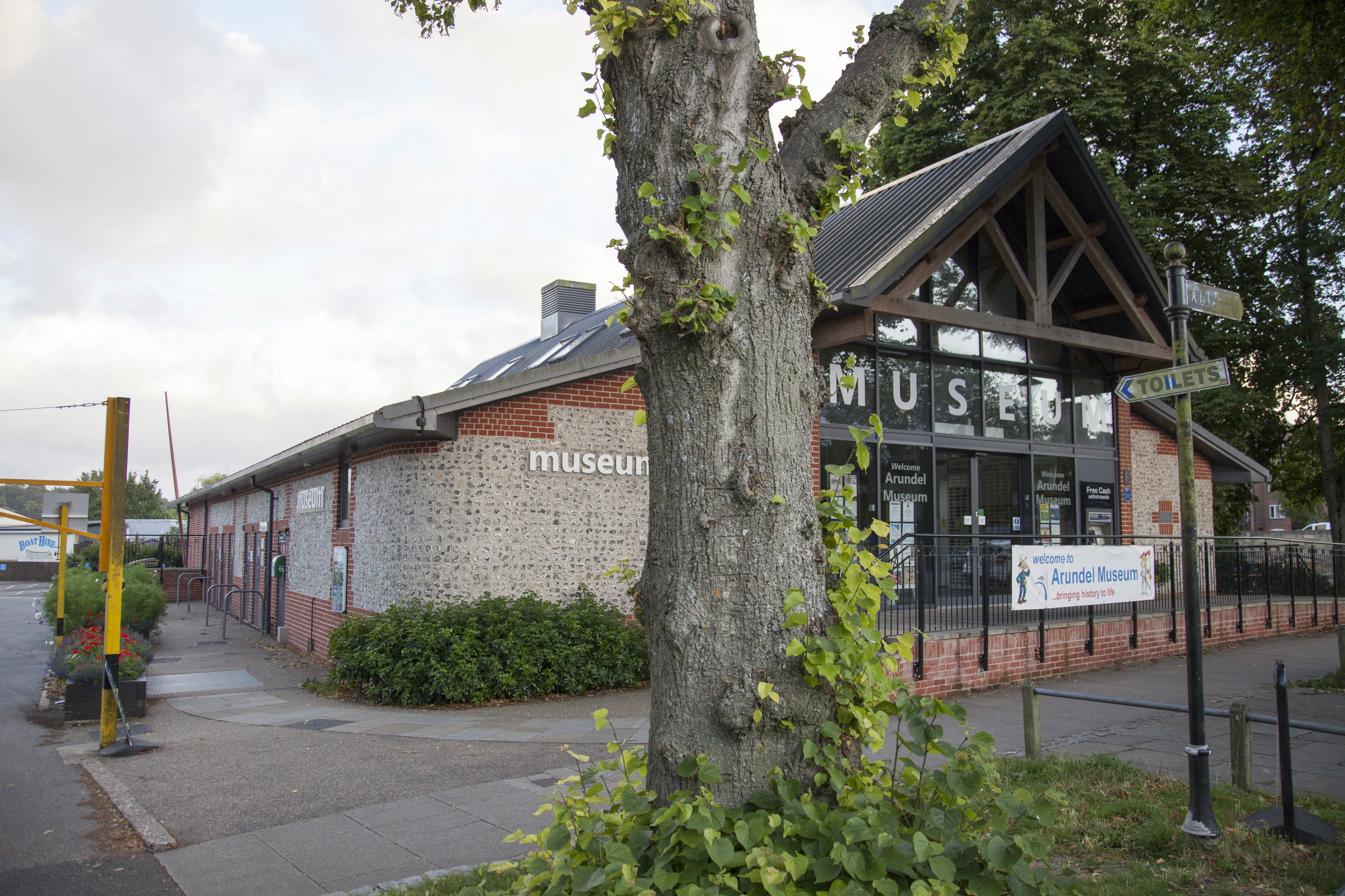 brown concrete cathedral