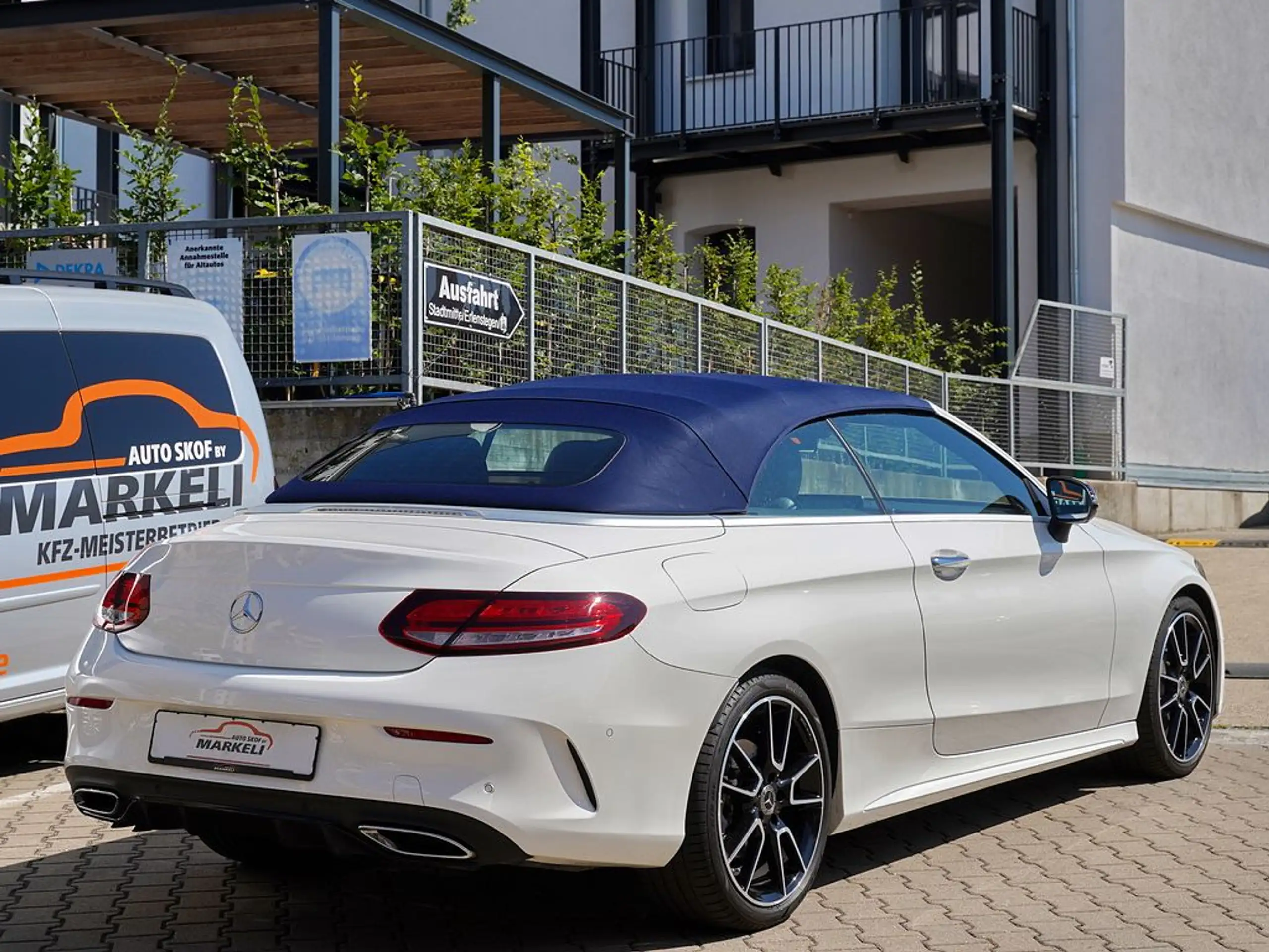Mercedes-Benz C 300 d | Cabrio | AMG Line | Distronic | HUD | 360° | Burmester | Multibeam | Airscarf | Memory | MB-100