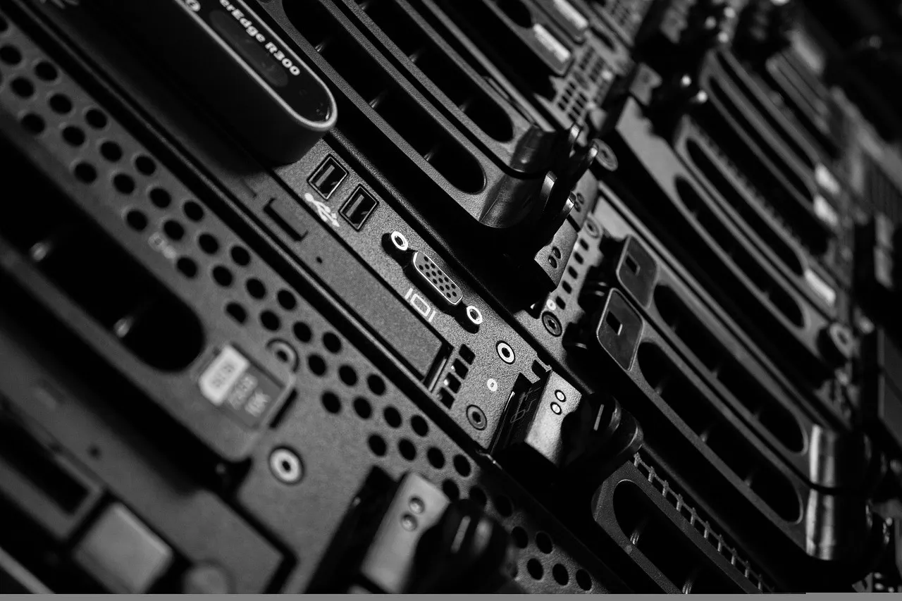computers,-information-technology,-data-center,-gray-computer,-gray-technology,- - tstokes (pixabay)