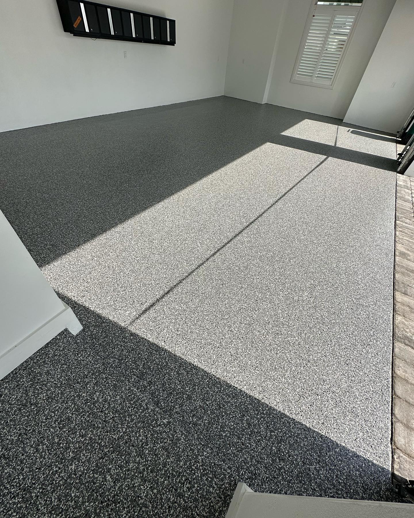 Flake epoxy garage floor in Fort Myers by Custom Coat Epoxy