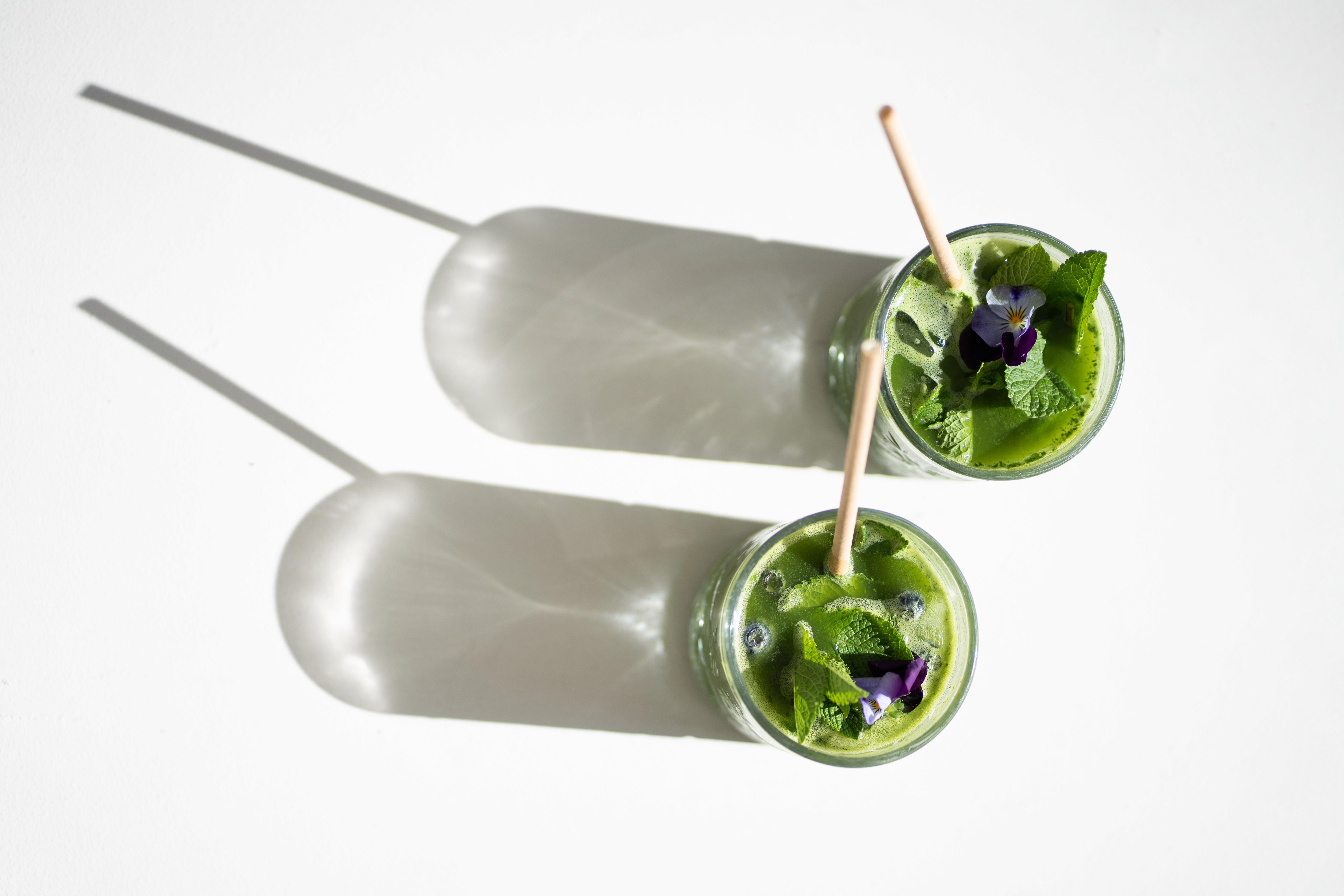 2 iced matchas van 22 matcha