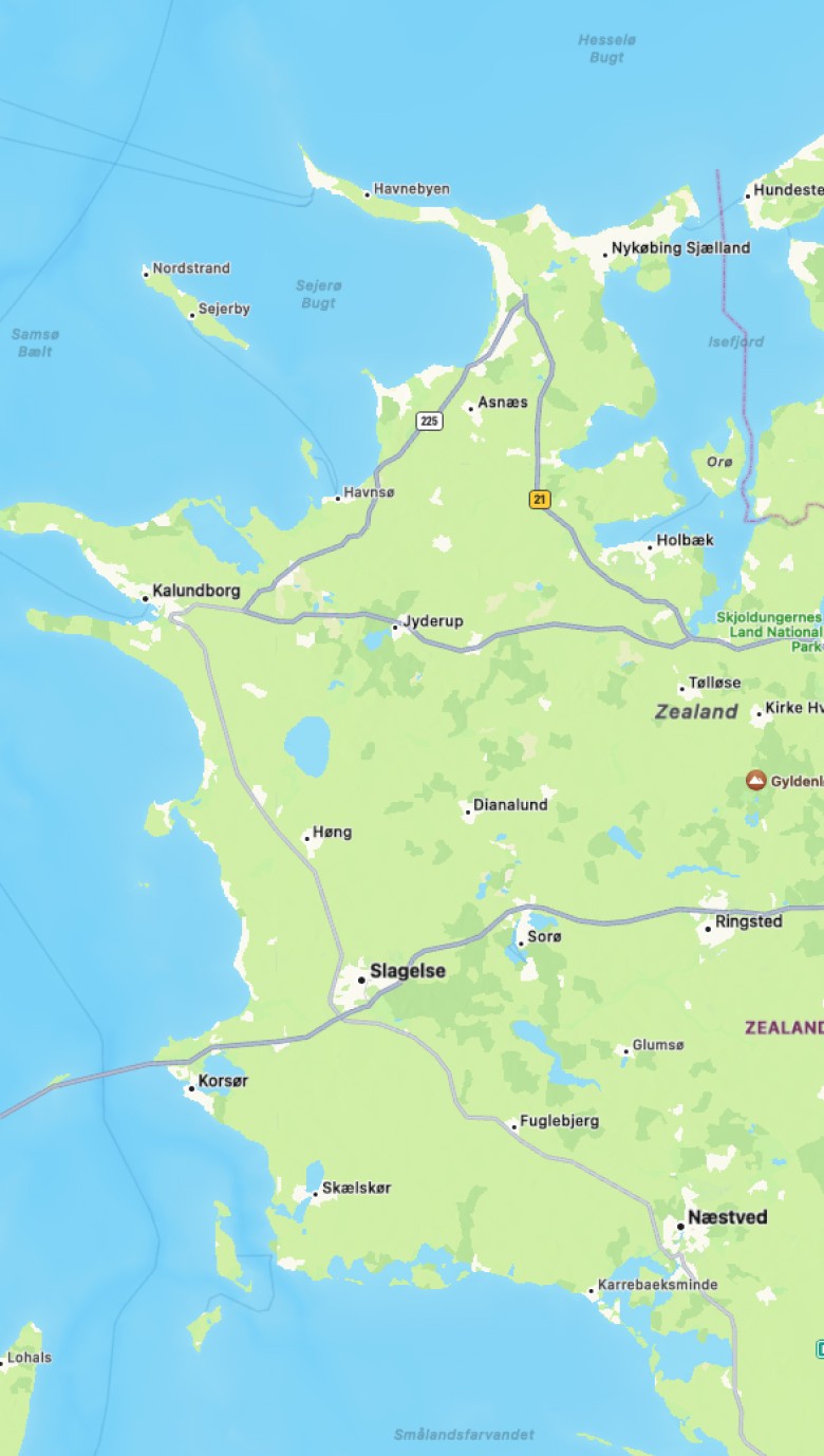 Map showing the car route from Billedskærervej 17, Odense, to Langebrogade 4, Copenhagen.