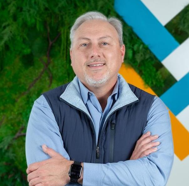 woman on focus photography