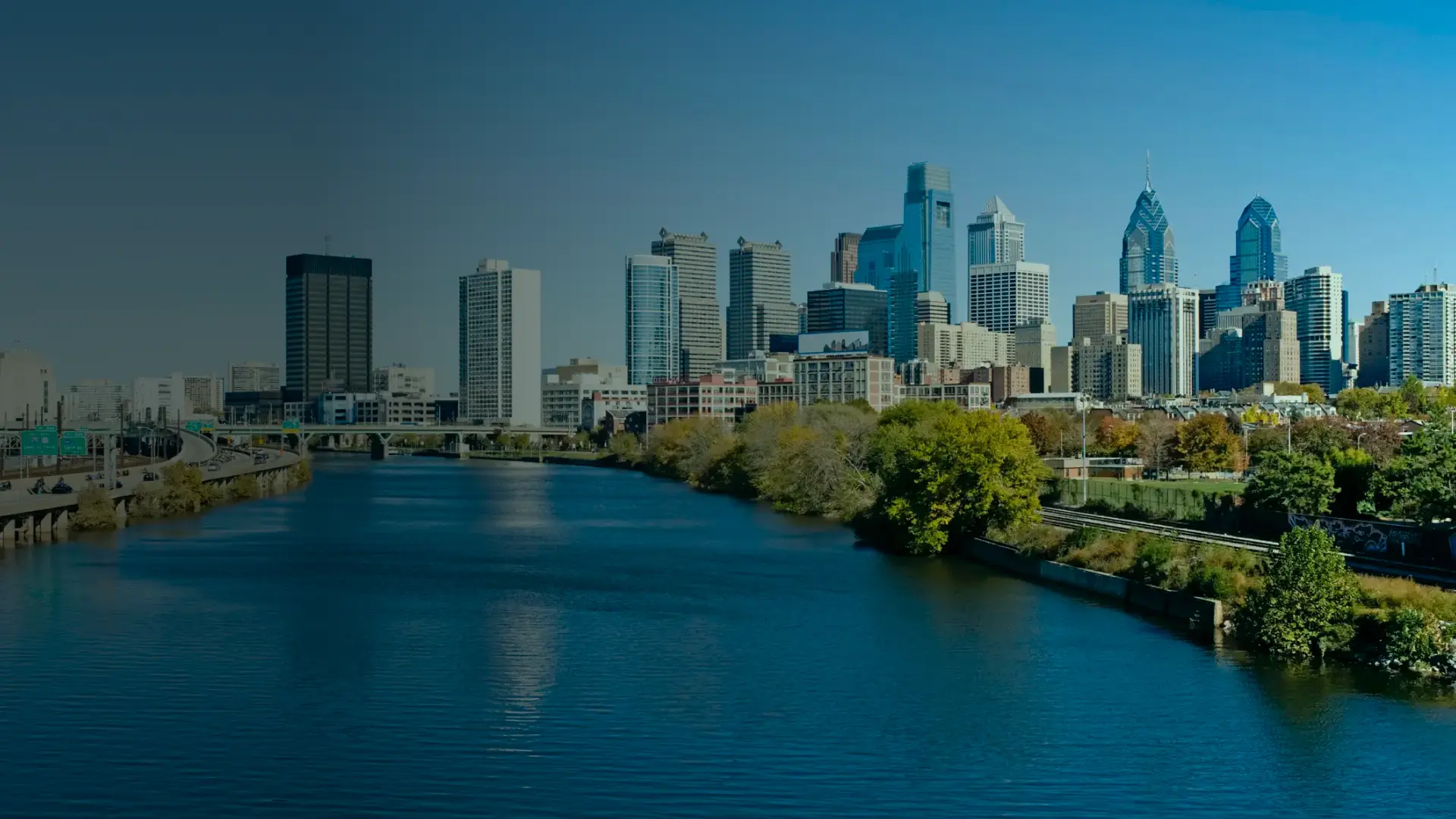 Philadelphia city skyline, representing GIA Group, LLC’s commercial truck insurance services and regional presence