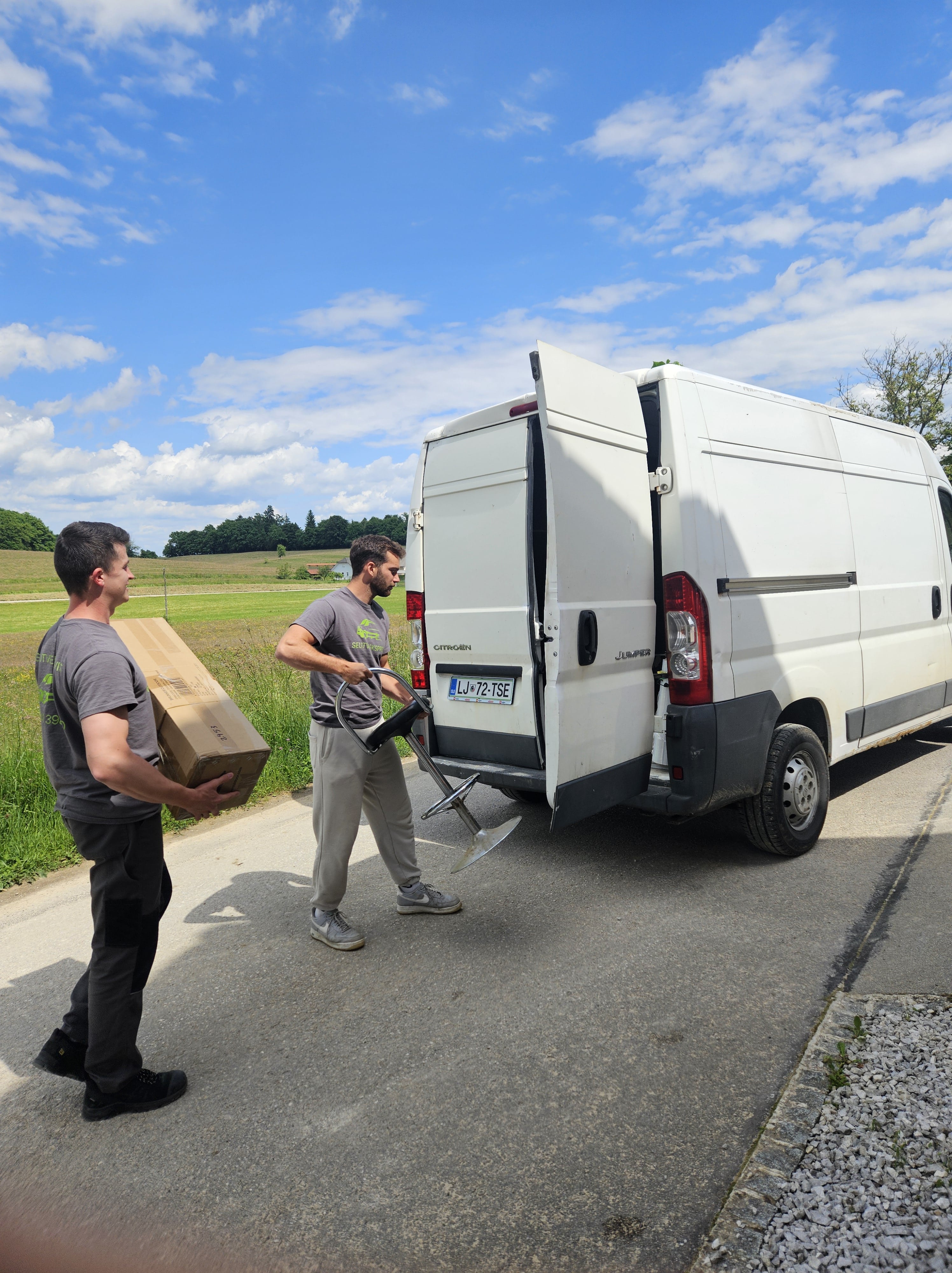 Praznjenje prostorov - Vaše odpadke odplejemo na deponijo in recikliramo