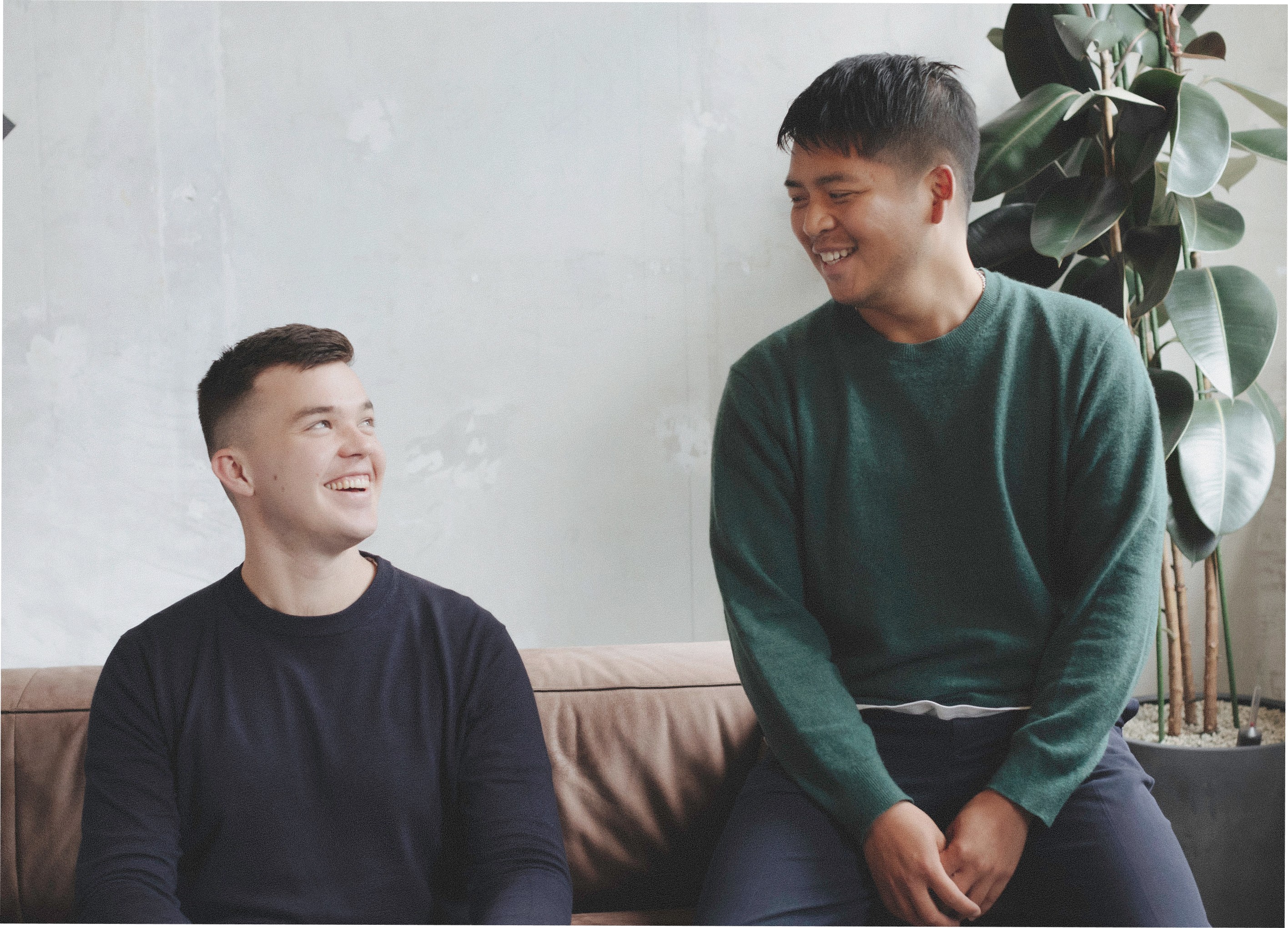 Los fundadores de AskVinny, Johnny Siu (CEO) y Rory Buchanan (CTO), están construyendo una IA que hace que los equipos de gestión de propiedades se sientan el doble de grandes.