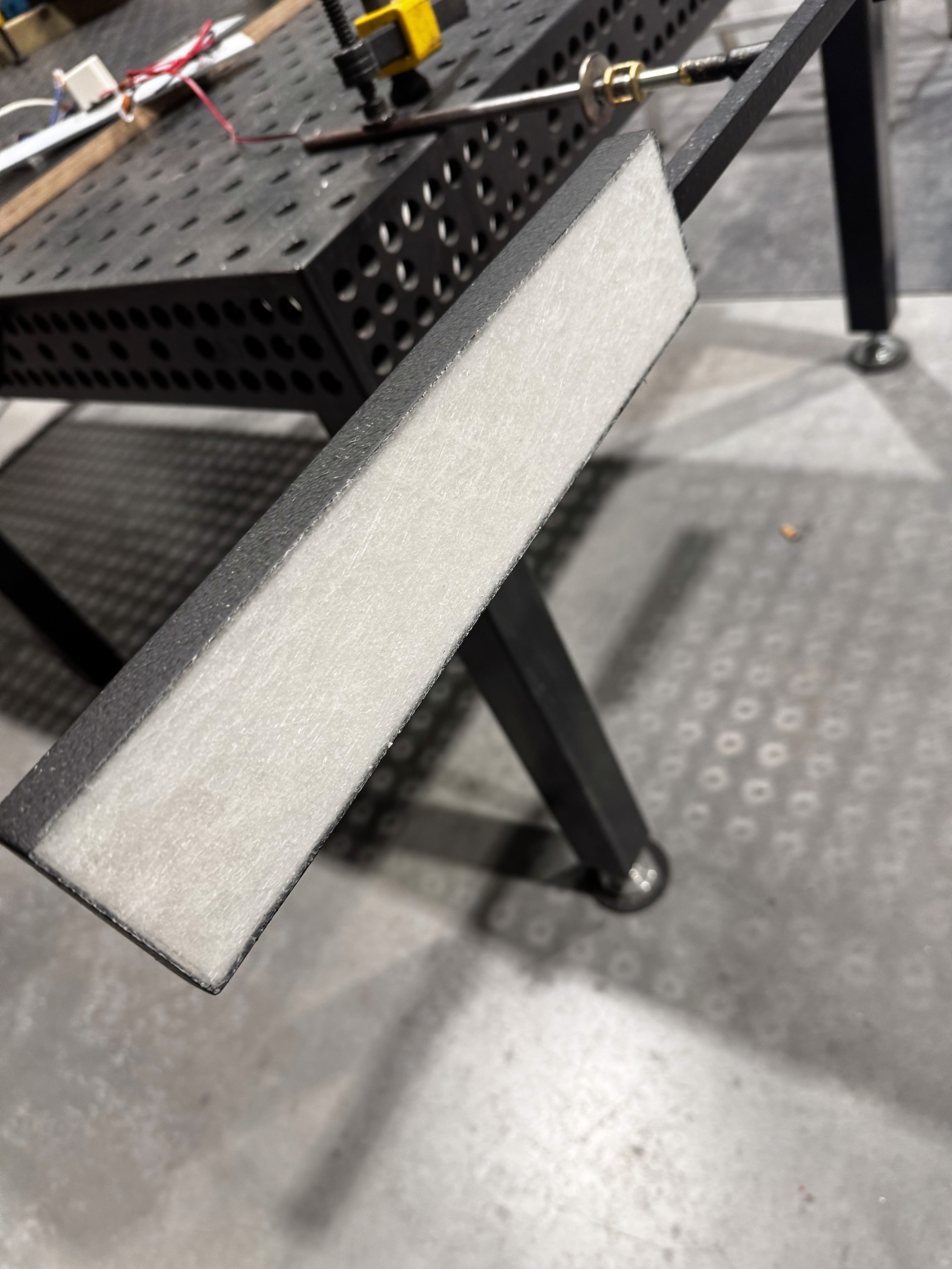 Maatwerk tuinverlichting van Bellini Lighting langs een pad voor veilige oriëntatie en subtiele sfeer