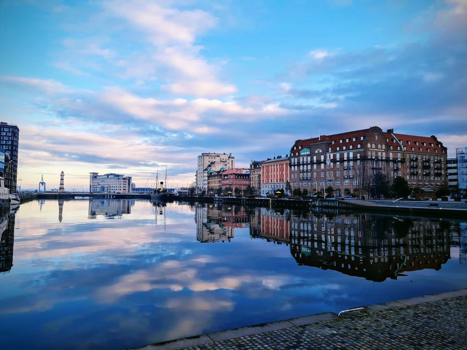 She Told Me A Story community gathering in Malmö, highlighting female connection, storytelling, creative expression, safe space, and collective empowerment