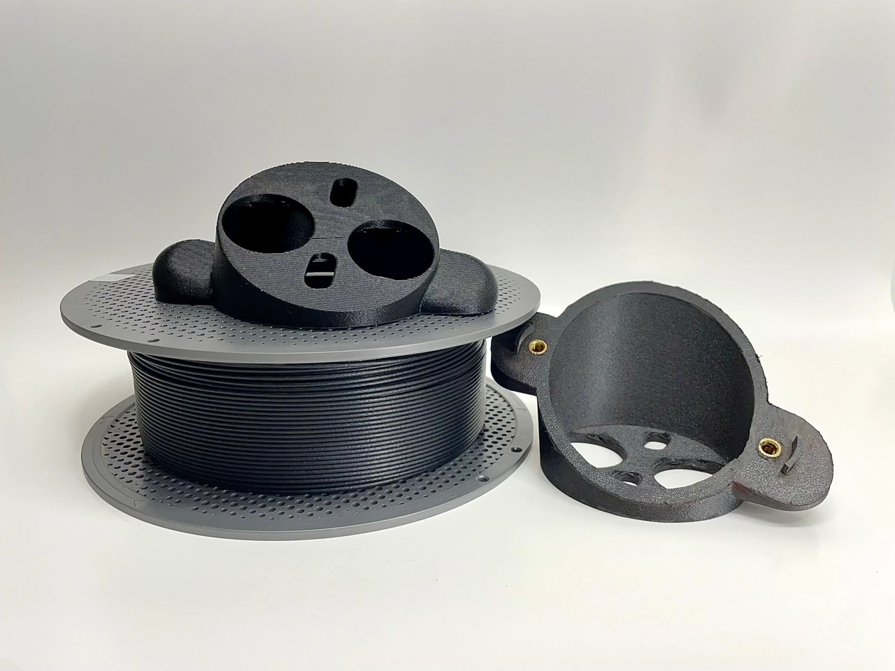 Polycarbonate 3D print for engineering applications – high-strength and impact-resistant.