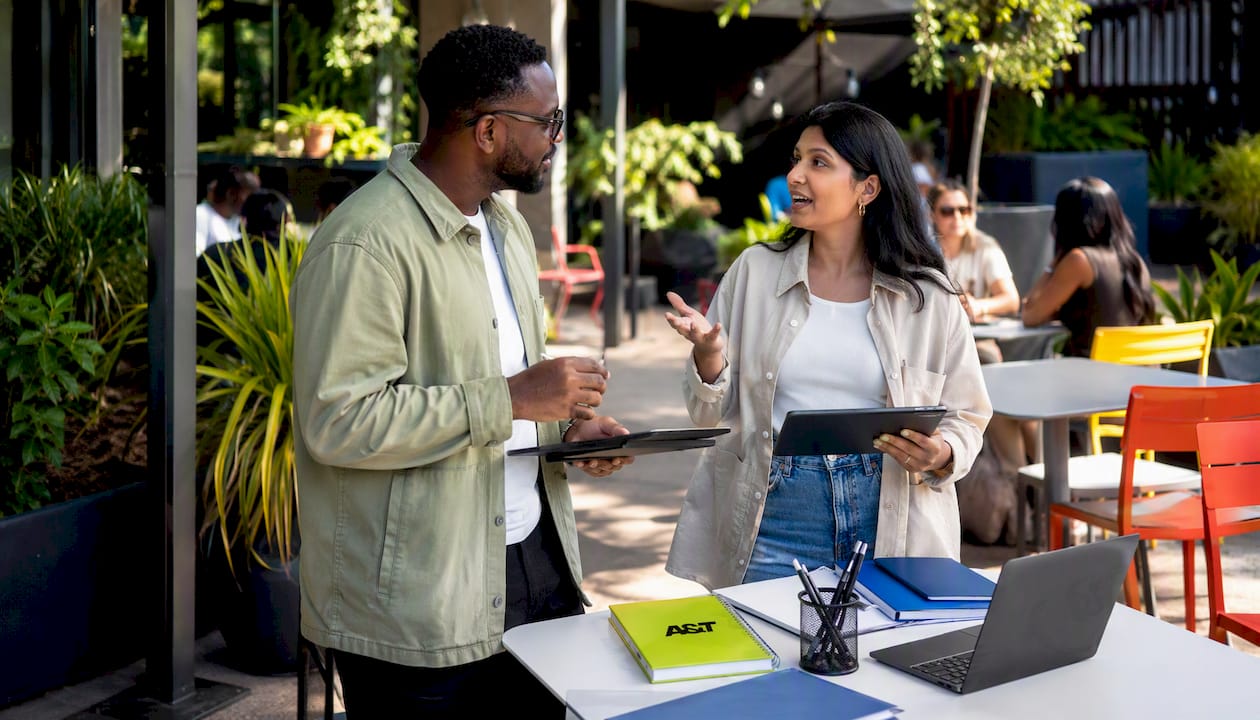 Diverse pair strategizing social media ads