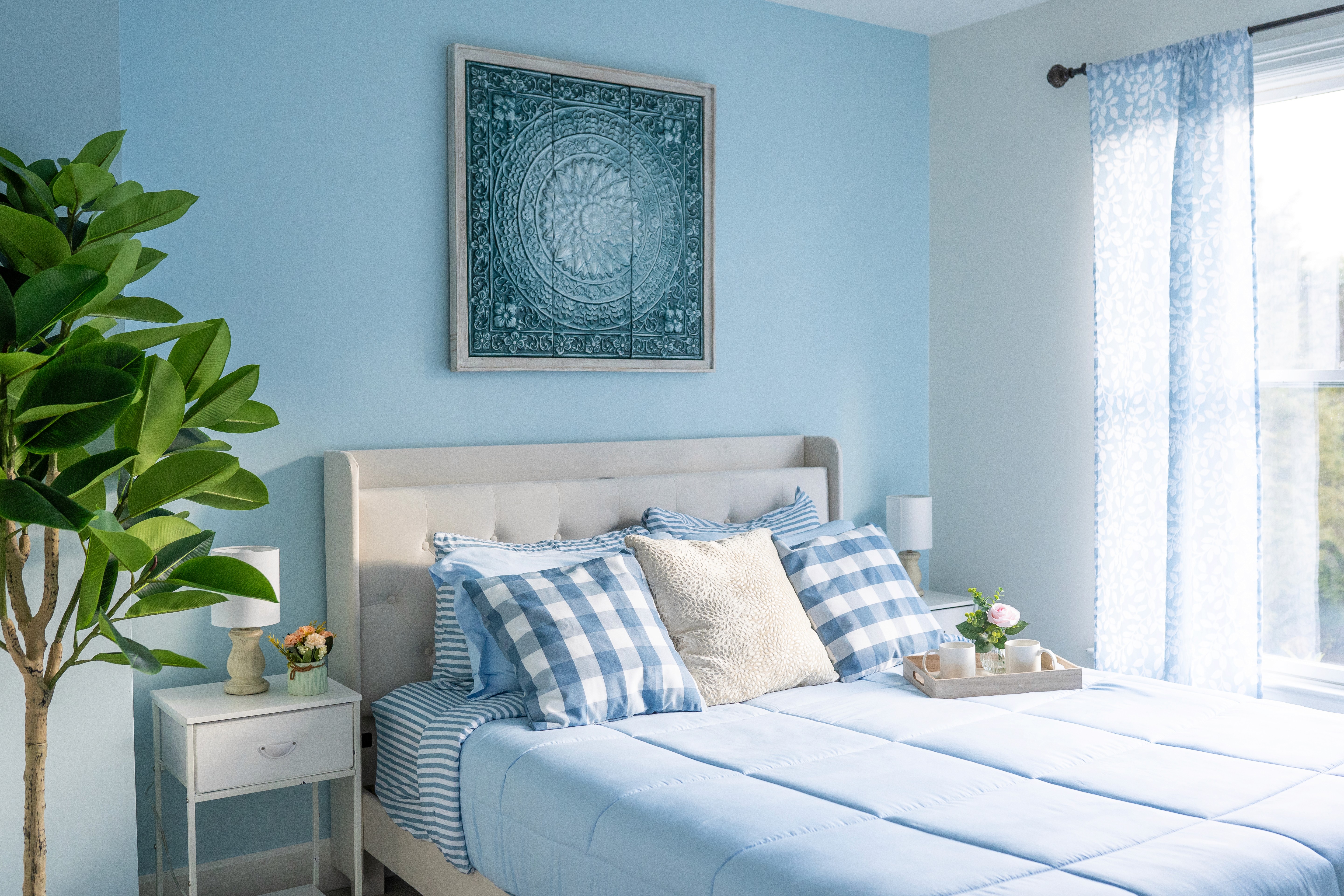 Woman aesthic photo with sunshine