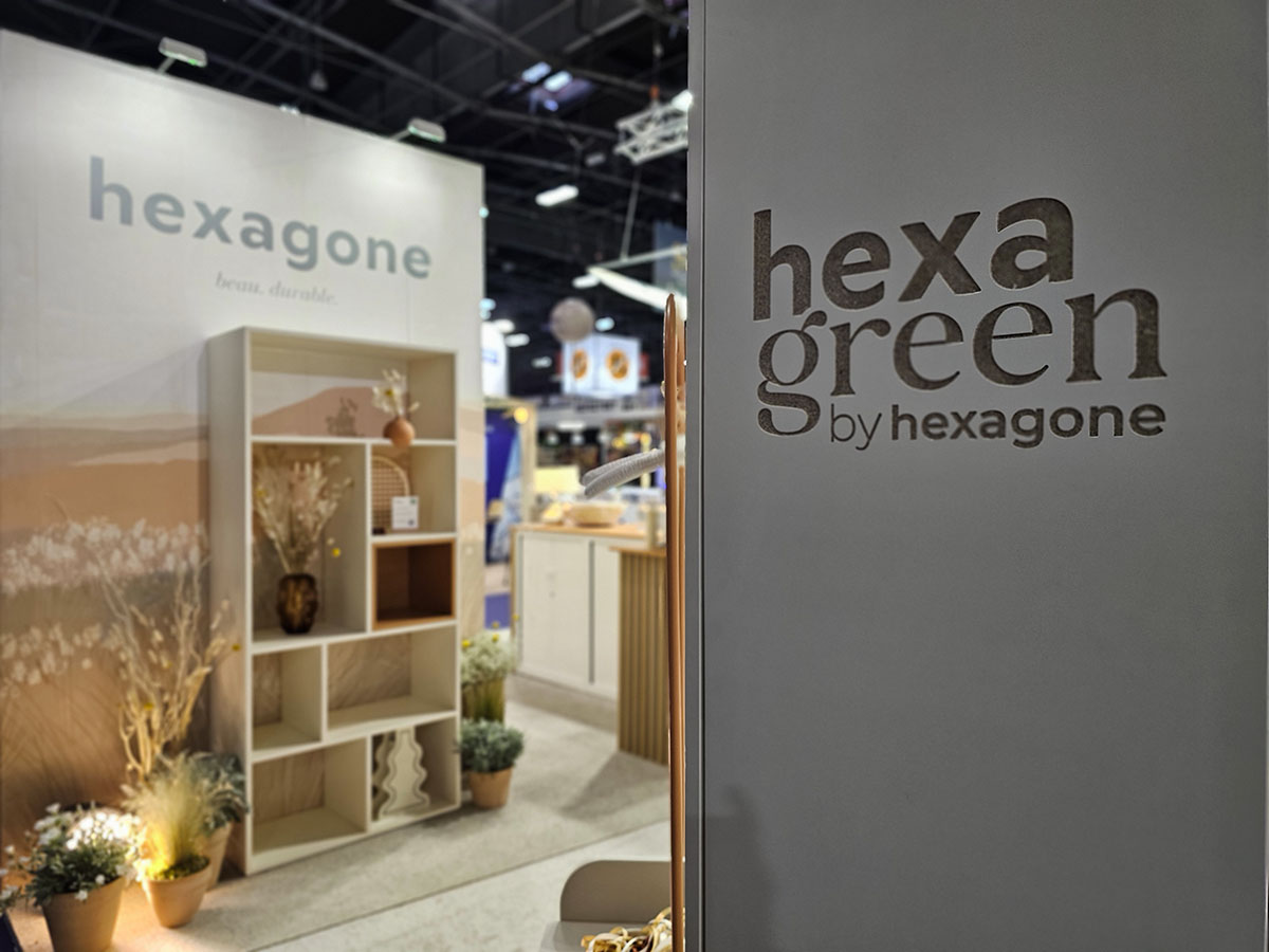 Stand salon hexagone bureau
