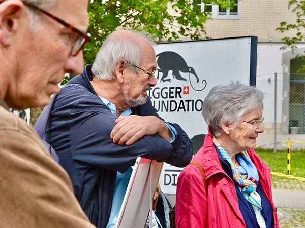 Groupe de visiteurs posant à la fin de la visite de l'Expo Digger.