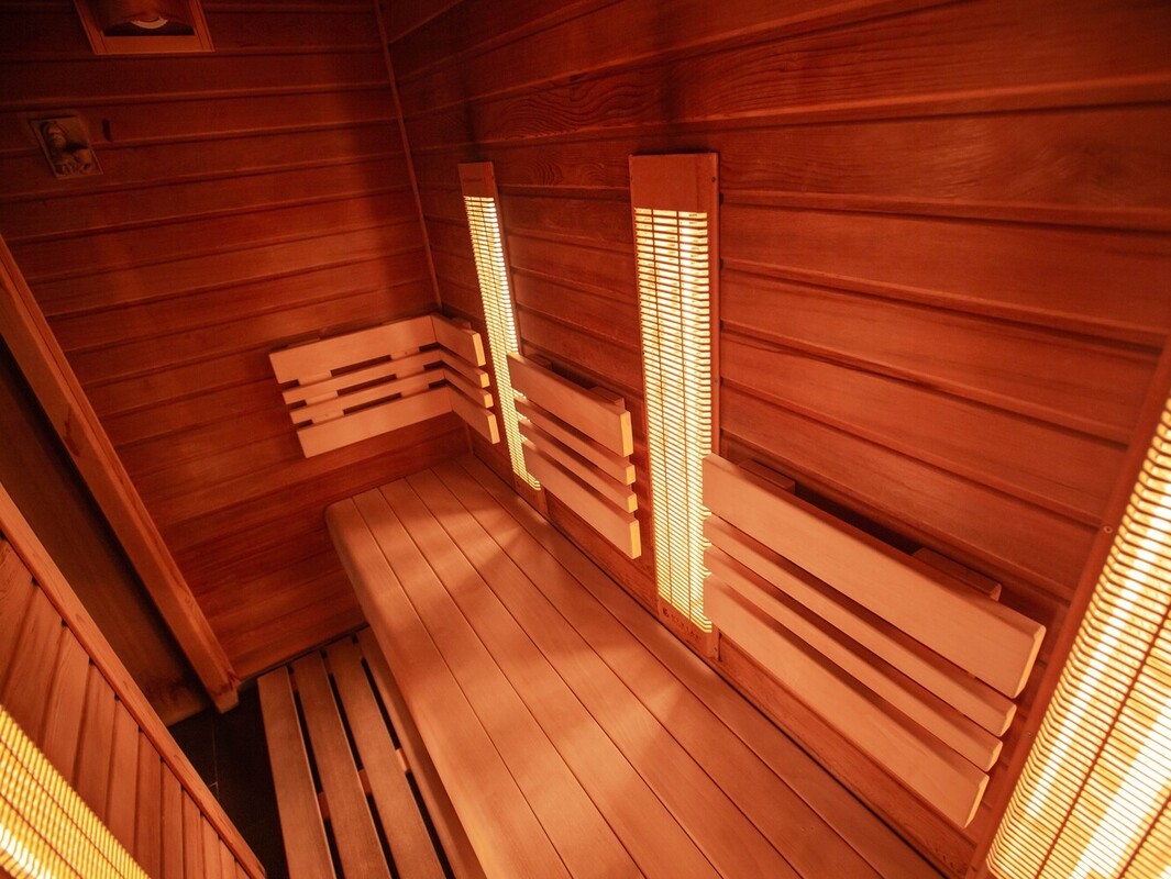 modern infrared sauna to show how saunas for weight loss can be used