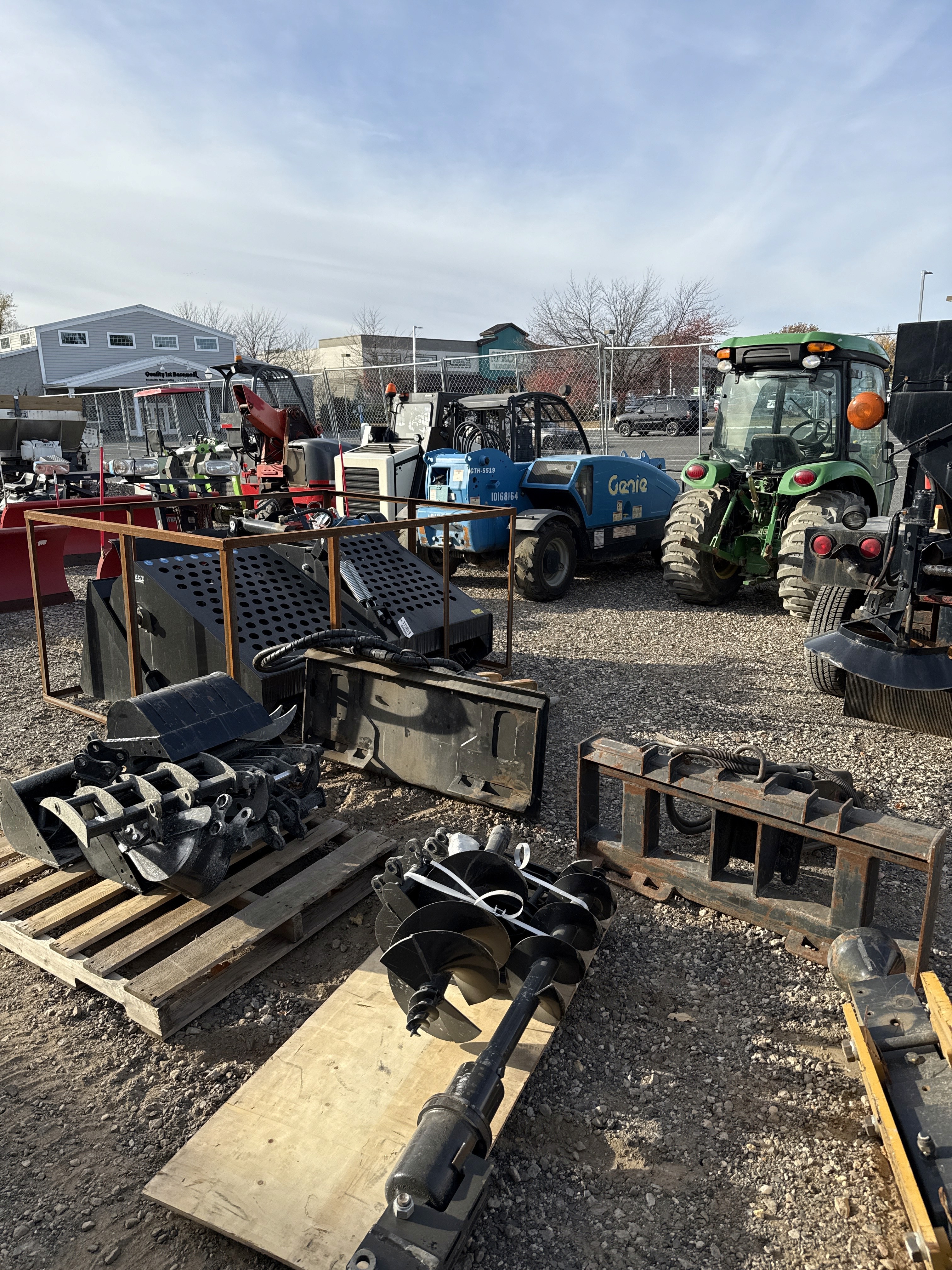 CONSTRUCTION & JOBSITE EQUIPMENT, HEAVY MACHINERY, TRUCKS - 7