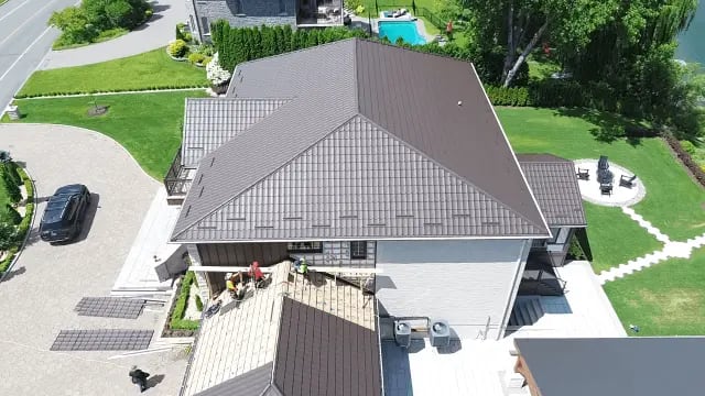 Toiture métallique résidentielle Repentigny - projet complété