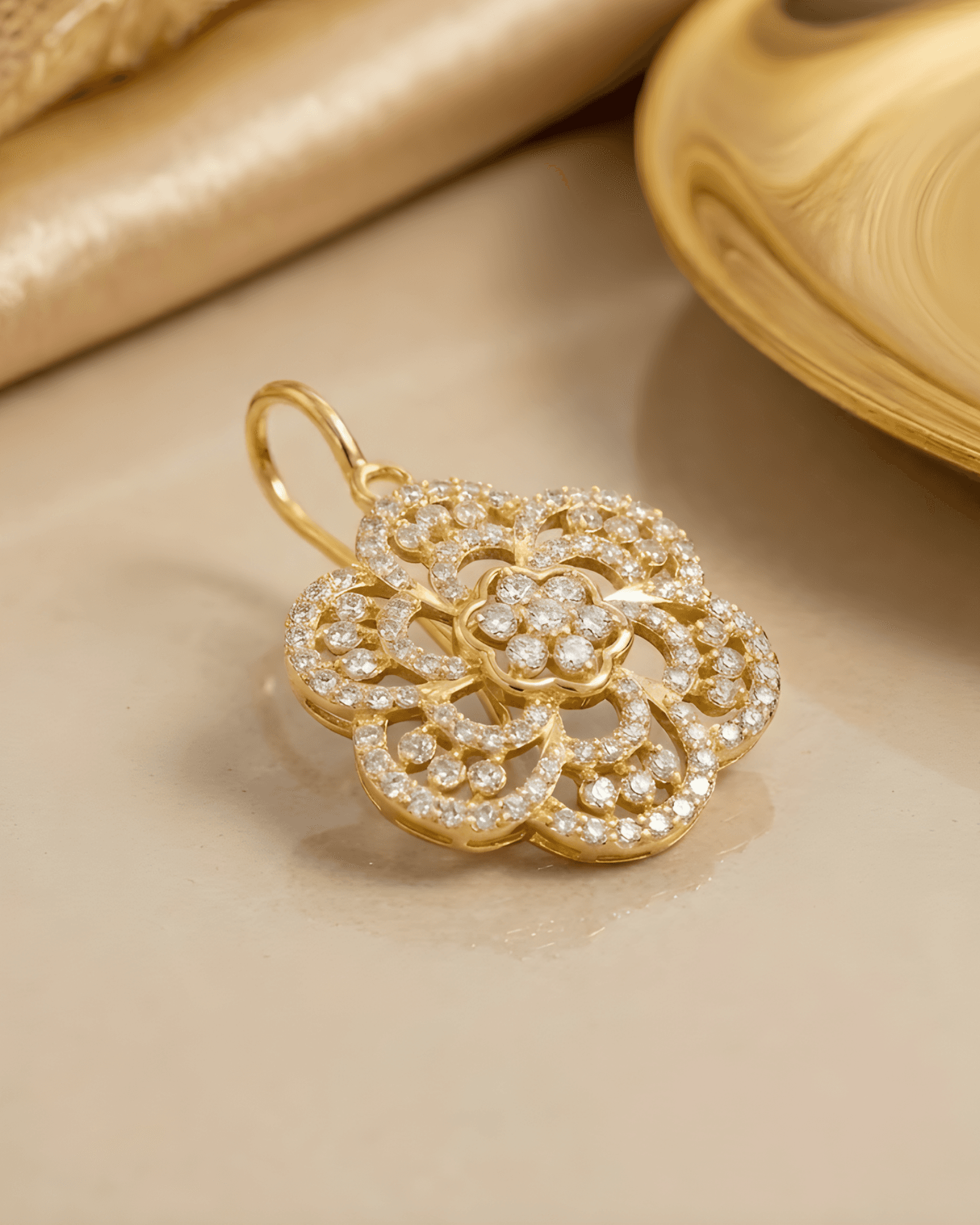 Star of the night uncut diamond pendant
