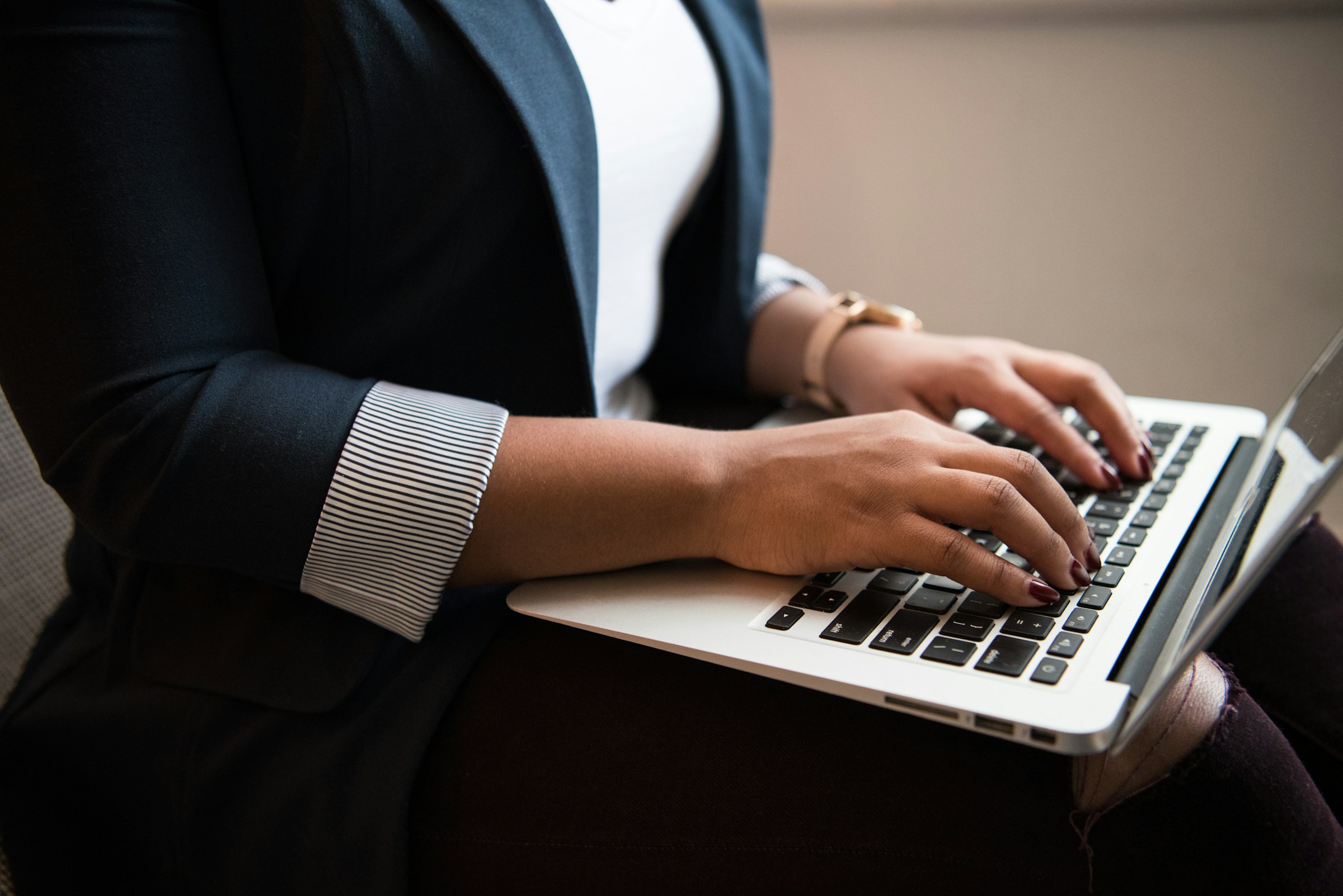 woman working - Document Parsing