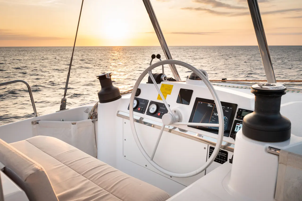 The helm station of the Bali 4.4