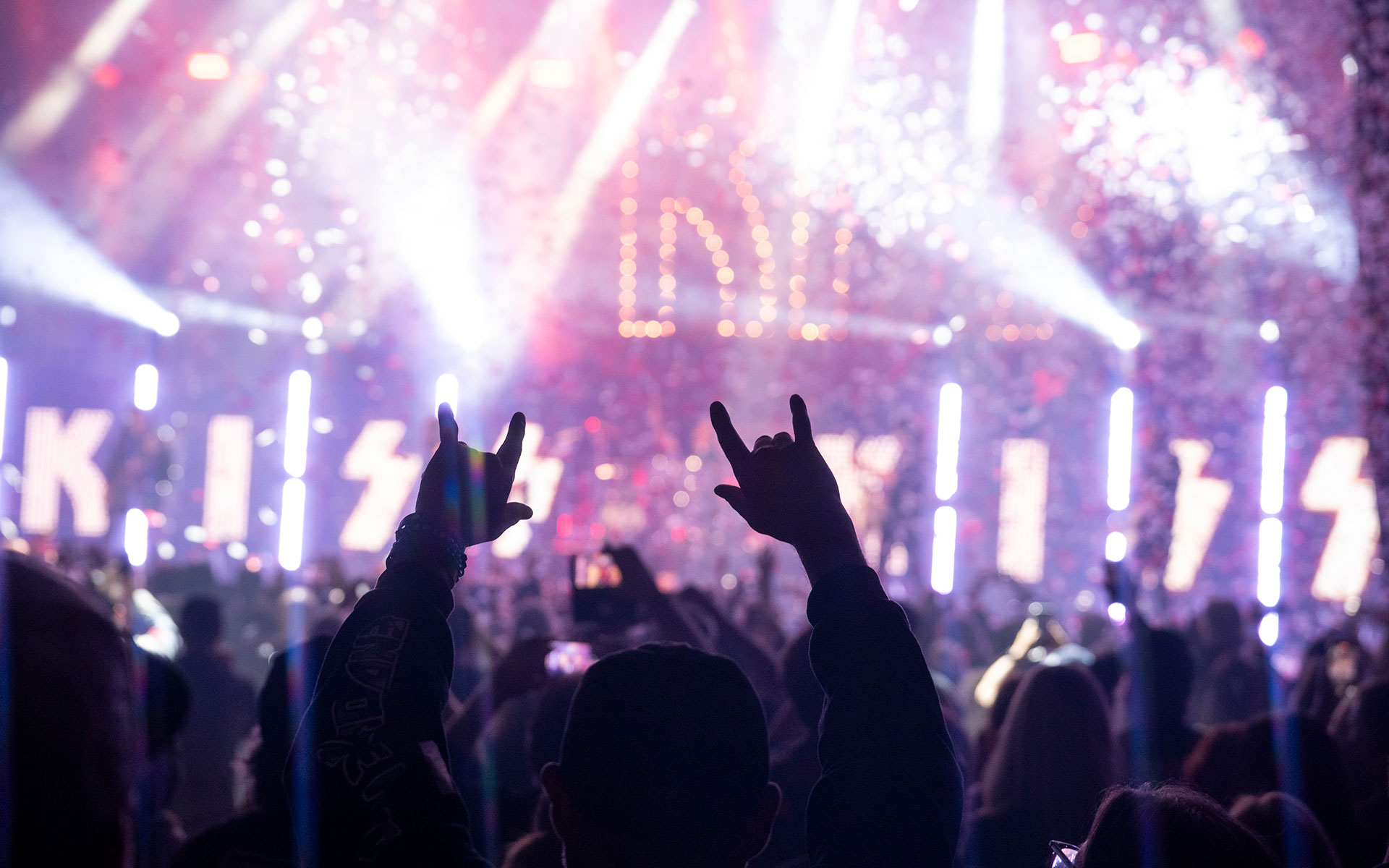 Kiss Kruise Land-Locked In Vegas