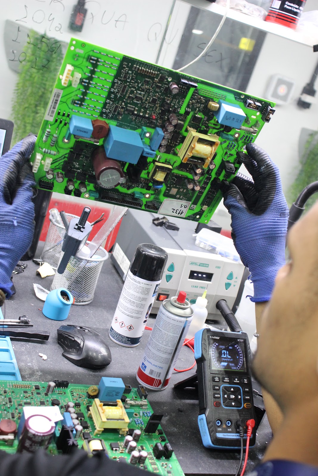 Laboratório Ozora Soluções — Reparo Drive Industrial Ferroviário