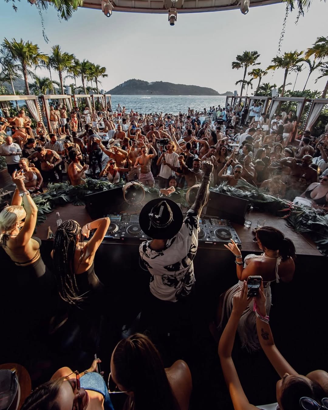 Muay Thai Camp Thailand - Beach Club Yacht