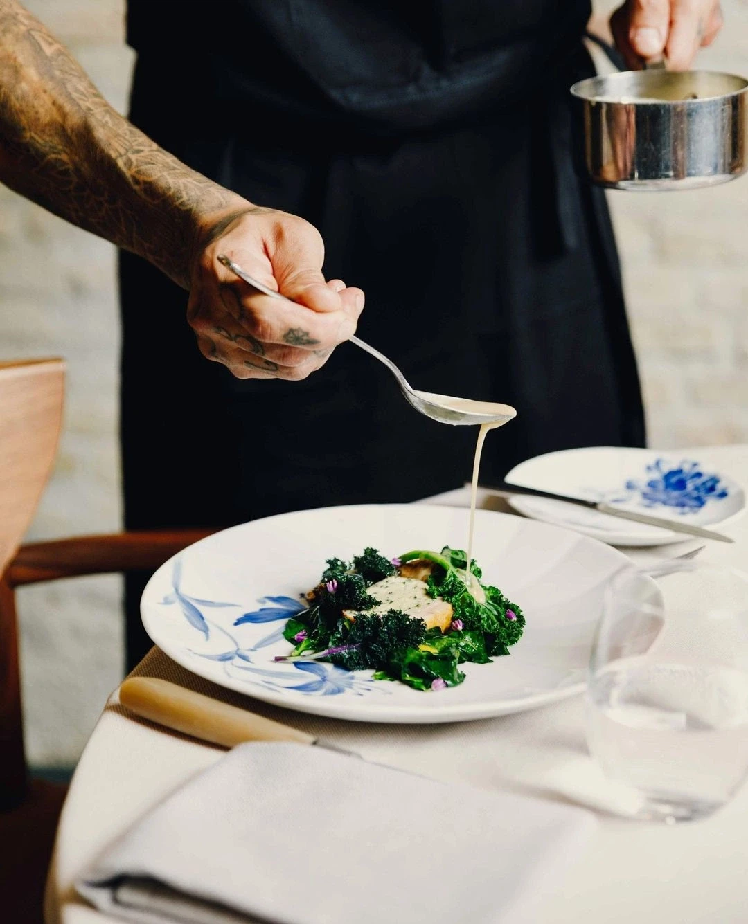 A restaurant team at work — Order the right amount